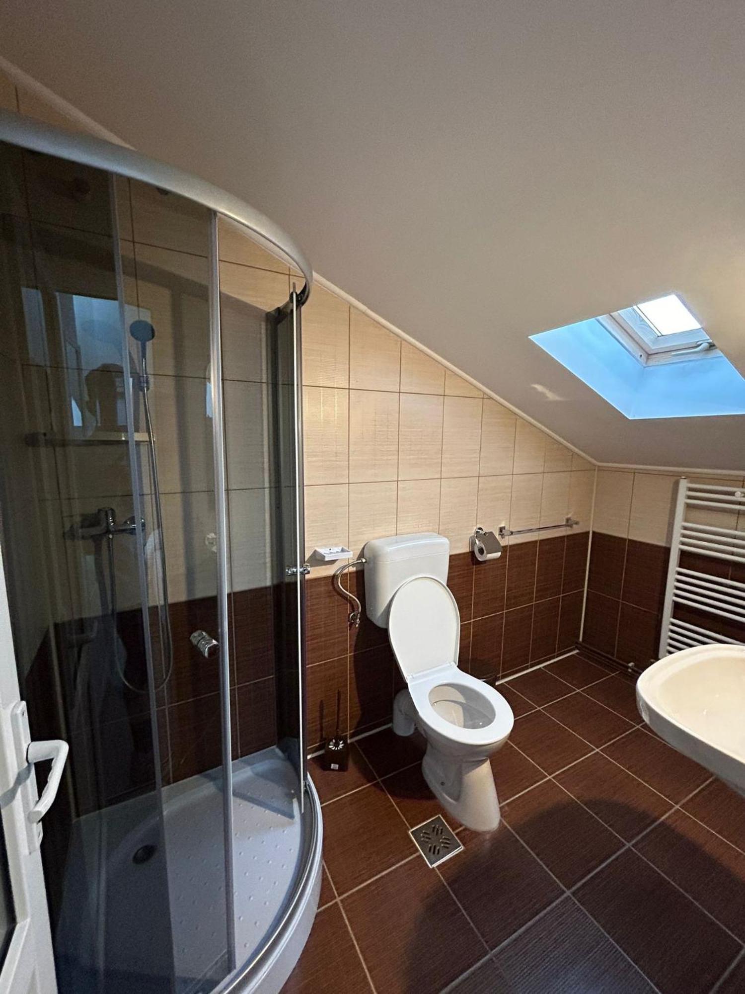 Hotel Complex Zeus Leresti Habitación foto